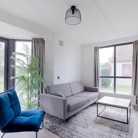 6 - Persoons Lakeside 25