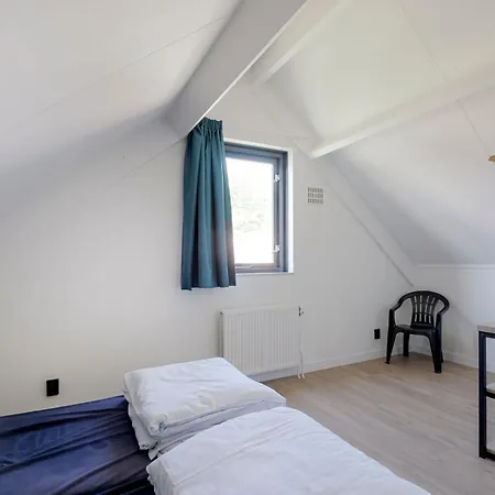 6 - Persoons Lakeside 25 Holiday home Ewijk