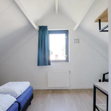 6 - Persoons Lakeside 25