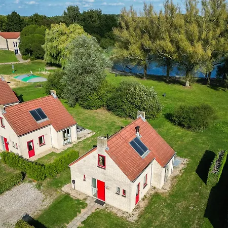 6 - Persoons Lakeside 25 Holiday home *