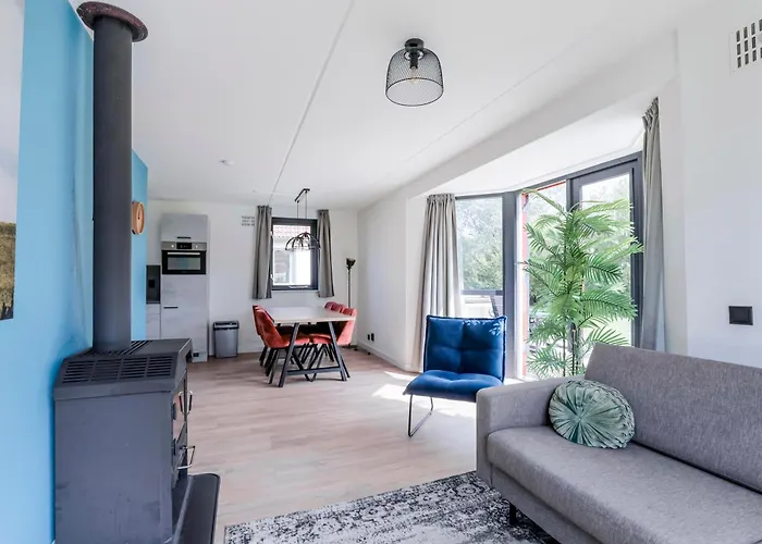 6 - Persoons Lakeside 25 * Ewijk