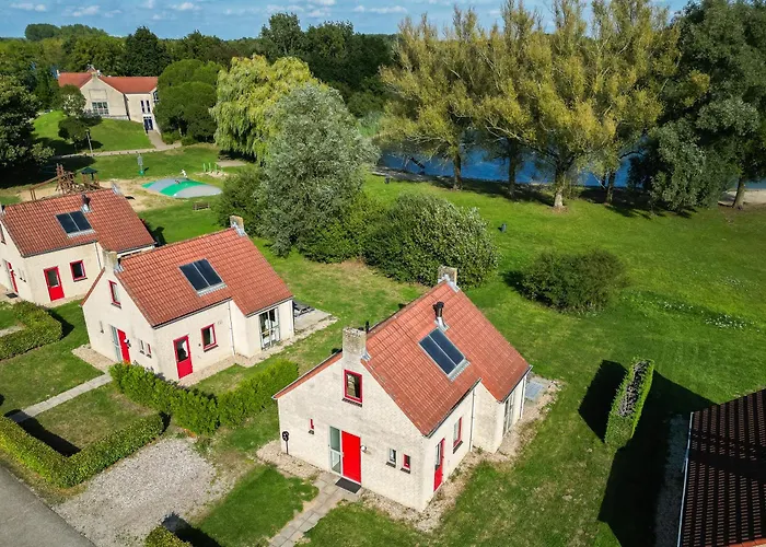 6 - Persoons Lakeside 25 Holiday home *