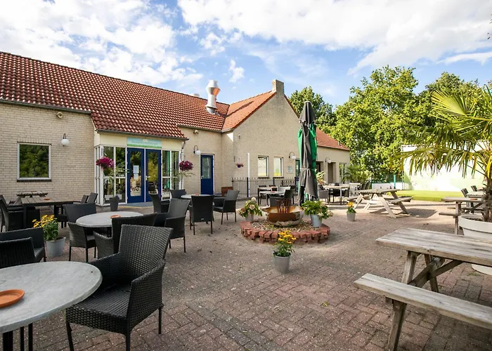 6 - Persoons Lakeside 25 *