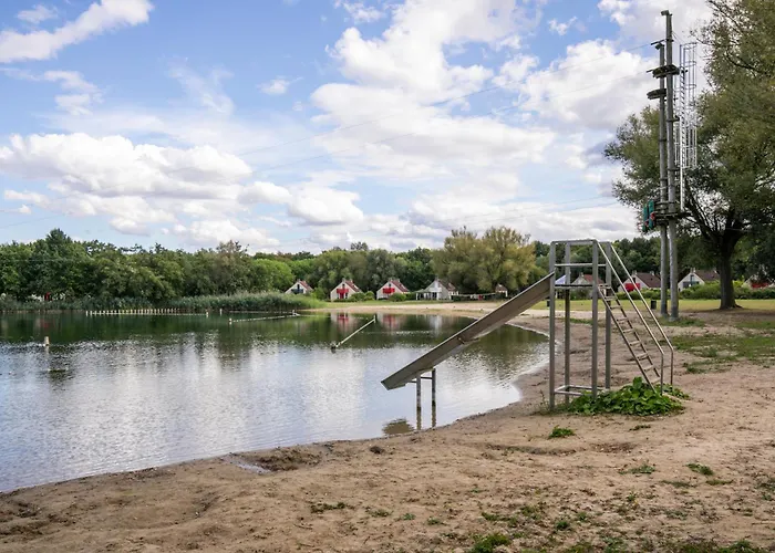 6 - Persoons Lakeside 25 *